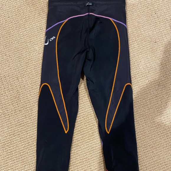 CW-X compression tights in excellent condition, size small. Best work out tights - Picture 8 of 11